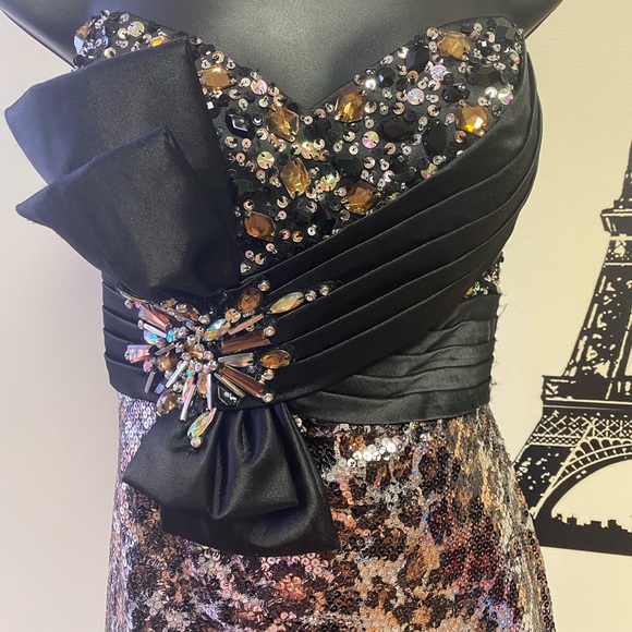 Tony Bowls Size:8 Cheetah Sequined Prom Dress - Picture 3 of 4